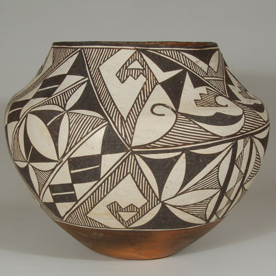 Historic Acoma Pueblo Pottery C3654B